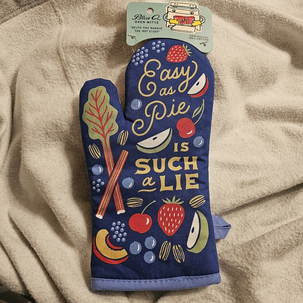 Blue Q Easy As Pie Is Such A Lie Baking Themed Oven Mitt